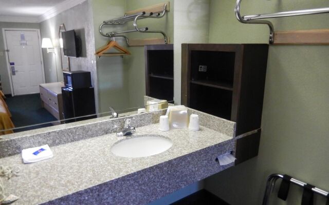 Motel 6 Marshall, TX