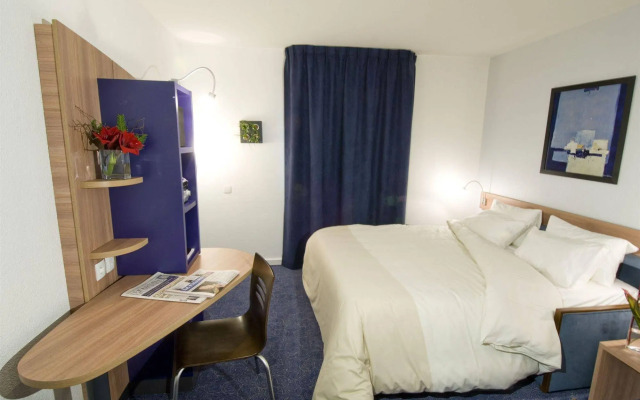 Canal suite Paris La Villette