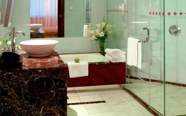 Luxemon Xinjiang Hongfu Hotel