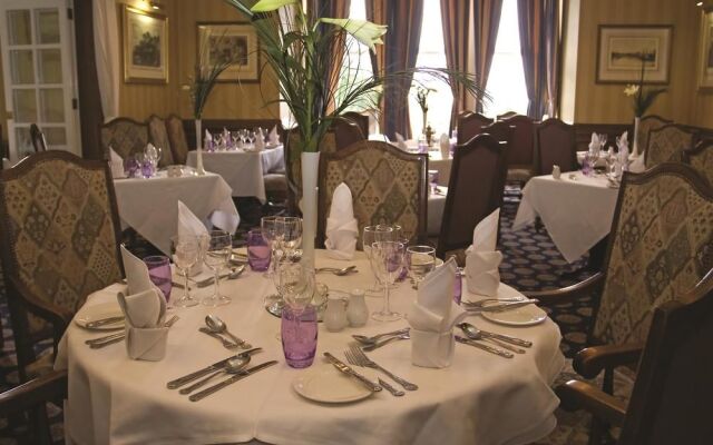 The Oaks Hotel
