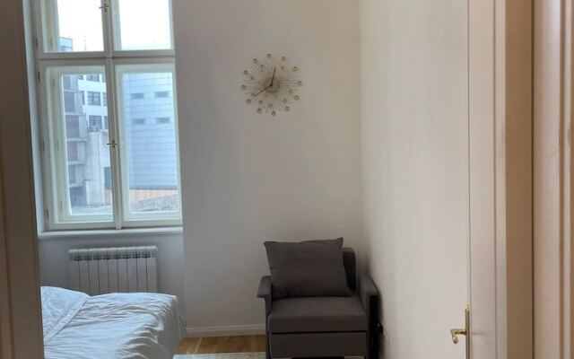 Apartment U Muzea and Vaclavske Namesti