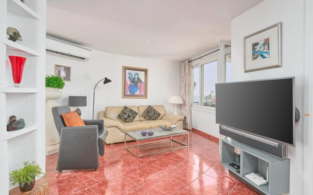 2 Bedrooms 2 Bath