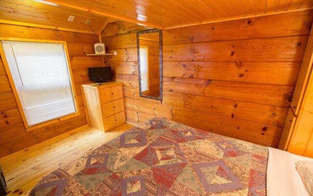 Edinboro Lake Resort Cabins