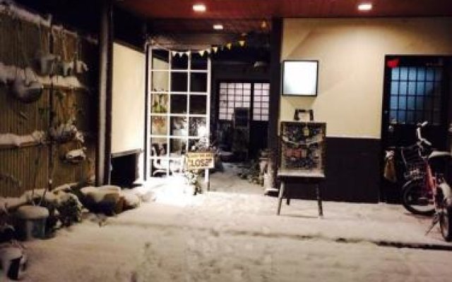Yasuragi Guest House & Bar