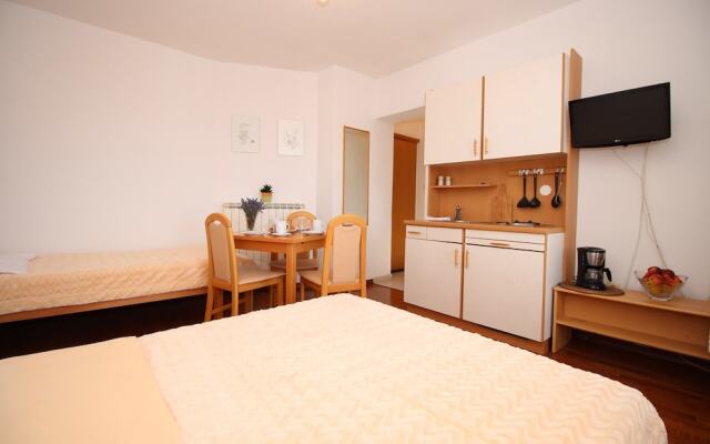 Apartments Ivona 4