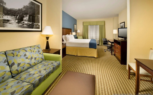 Holiday Inn Express Hotel & Suites Tullahoma by IHG