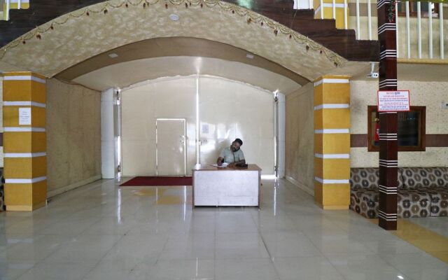 OYO 23419 People's Club