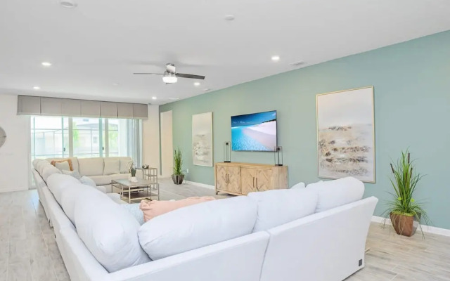 Upstay - Magic Mansion w Pool-spa-cinema-games