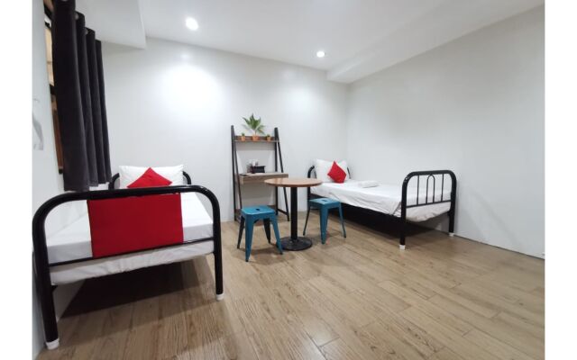 OYO 443 Maria Cristina Arcade Suites