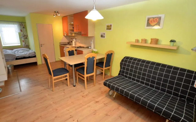 Comfy Holiday Home near Forest in Medenec