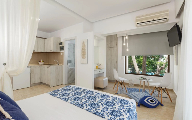 Lyristis Dinos Studios & Apartments