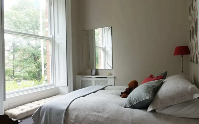 Renovated 1 Bedroom Apartment