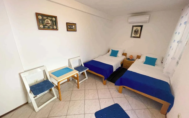 Studio apartment Perovic