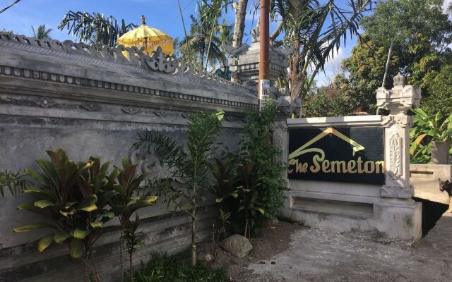 Semeton Homestay