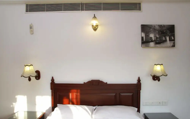 Fort Beach Service Apartment