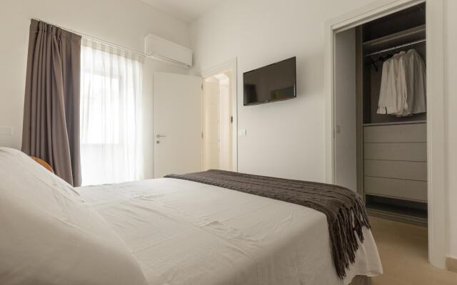 3778 Bastioni Luxury Home by Barbarhouse