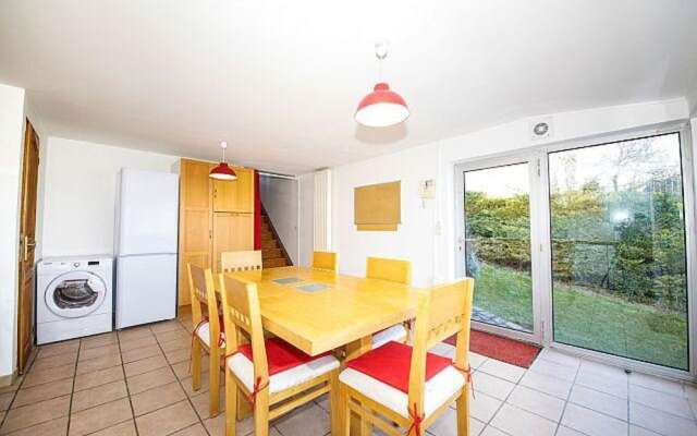 Villa House with Panoramic View on Paris