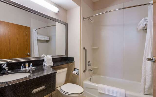 Quality Suites Springdale West I-49