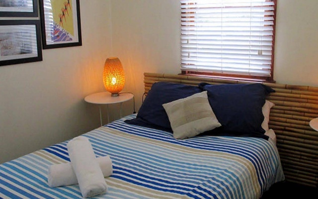 Lakeshores Shack @ 32 Cottage – Guest Rooms – Caves Beach