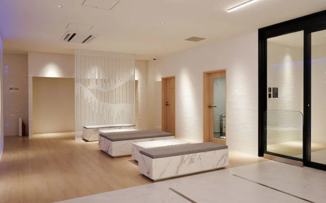 Henna Hotel Komatsu Ekimae