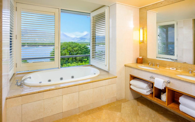 Pullman Reef Hotel Casino