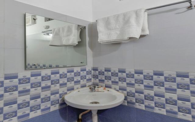 OYO 12181 Hotel Gravity