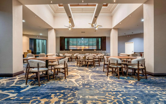 DoubleTree by Hilton South Charlotte Tyvola