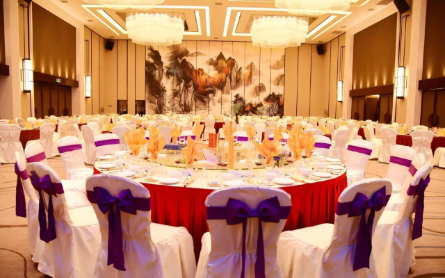 Kande Grand Land Hotel