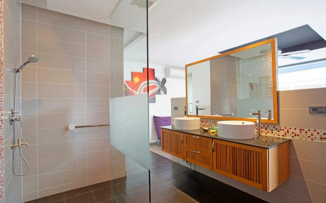 Chic and Modern 3BR Pool Villa Kloua