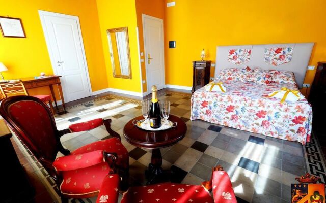 Palazzo Toraldo di Francia Residence