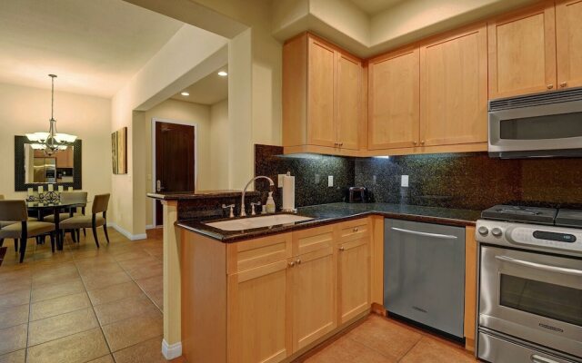 Barefoot Villa Mountain Views & Luxury Spa Access