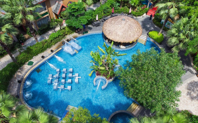 Jin Debao Kaiyue International Hot Spring Resort Hotel – Pool – Meizhou