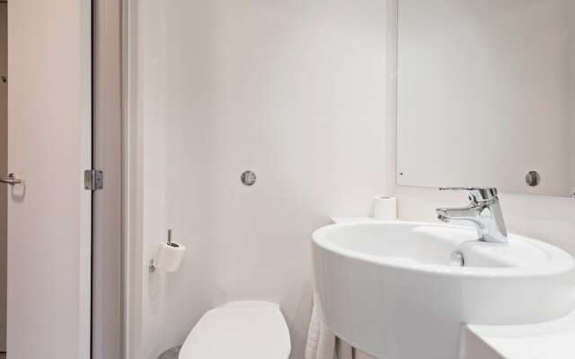 Fabulous Large City Centre Apt 6Br Sleeps 6