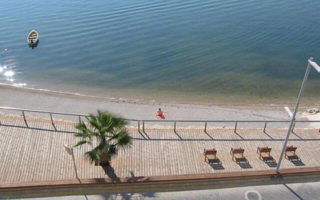 1ª LINEA DE MAR CON VISTA FANTÁSTICA