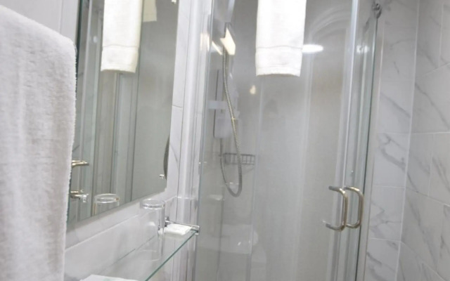 PremierLux Serviced Apartments