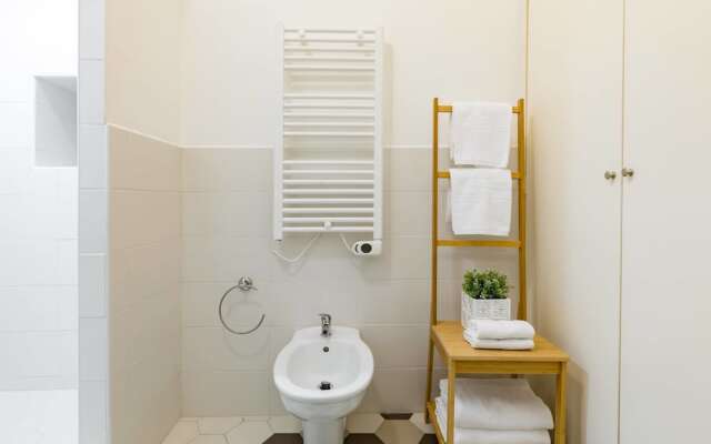 Pietra Square Residence