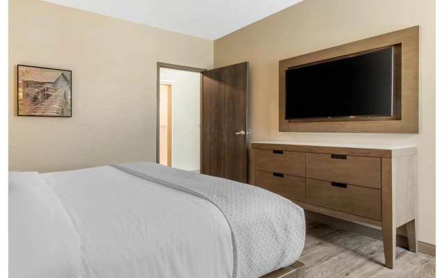 Cambria Hotel Nashville Airport