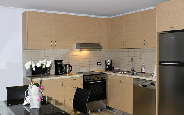 Semi-detached house, Lardos