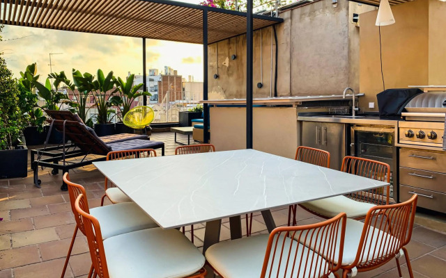 Incredible 2BR Penthouse with Urban Rooftop Garden