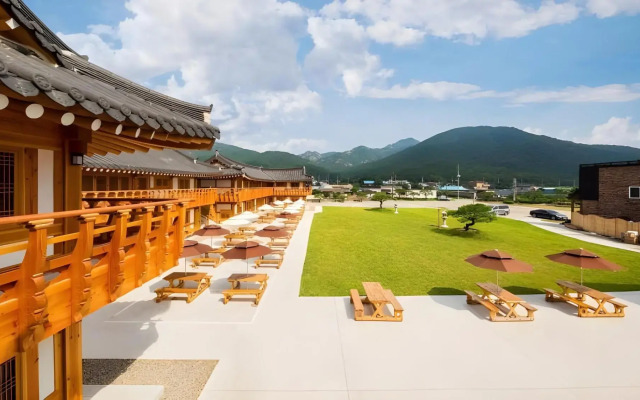 Gyeongju Yongjang Hanok Pension