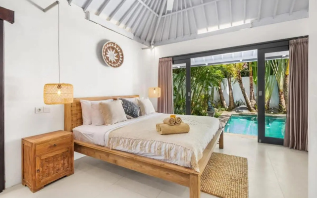 Villa New York - 4 BDR Pool Luxury Villa, next to The Forge Bali – Guest Rooms – Kerobokan Kelod