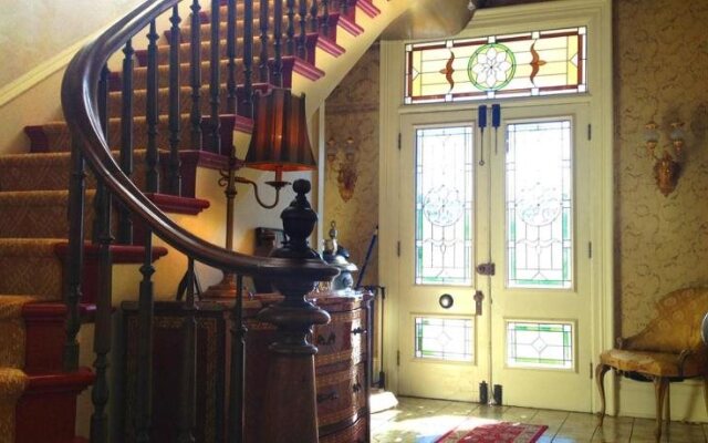 Nicki Lee Mansion