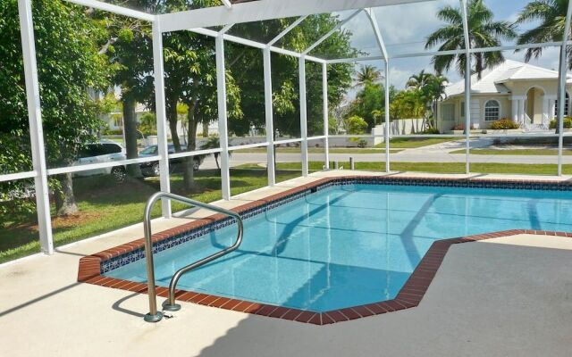 Pet-friendly Waterfront With Pool and Steps to Beach