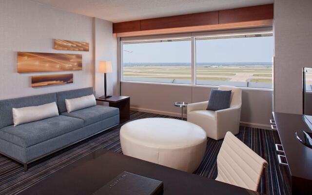 Grand Hyatt DFW - Connected to the airport