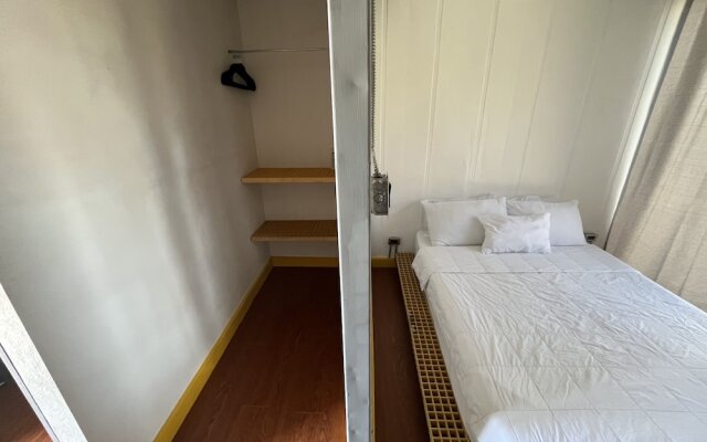 Pupa House