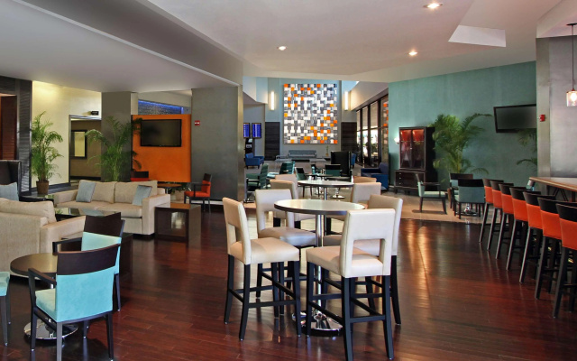 DoubleTree by Hilton Miami Airport & Convention Center