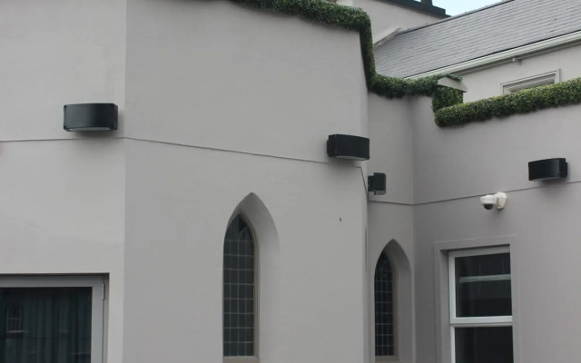The Enniskillen Hotel and Motel