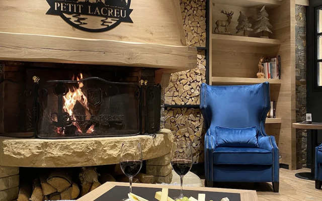 Hotel Petit Lacreu