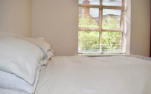 Spacious & Bight City Centre Flat