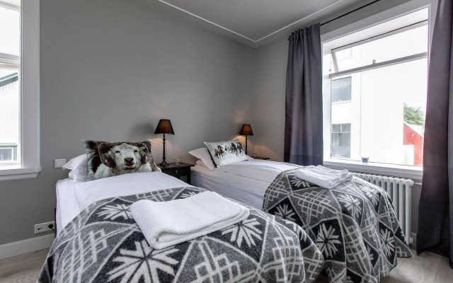Thomsen Apartments